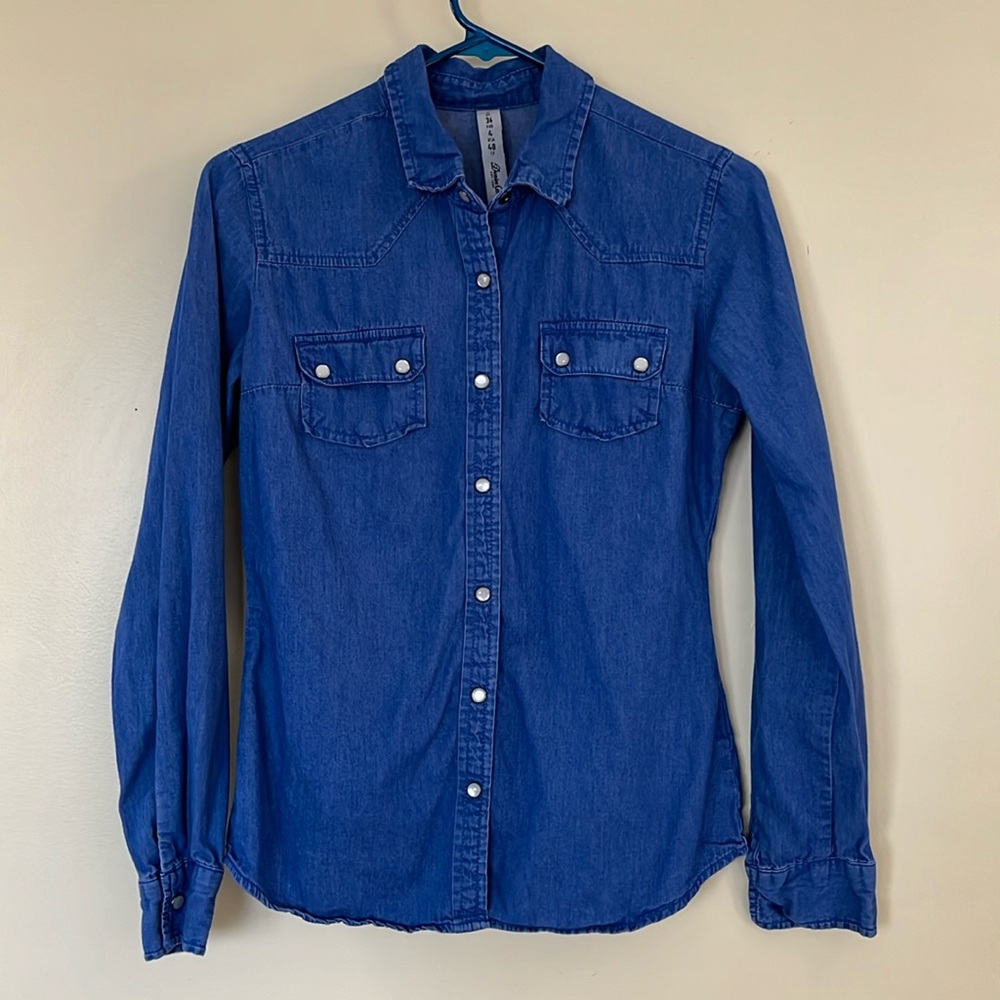 Denim Company denim look button down shirt with pearl snaps